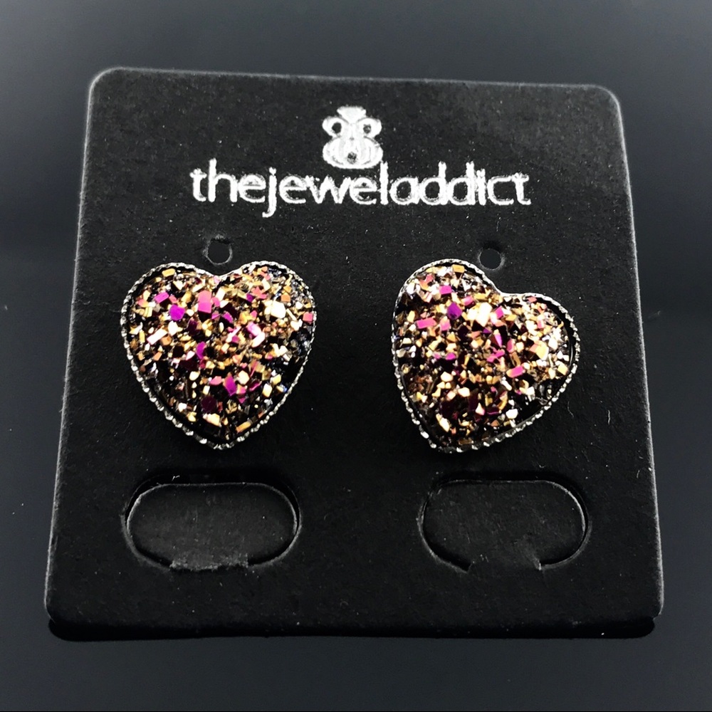 3 for 15🎀magenta gold Druzy style heart studs - Picture 8 of 8
